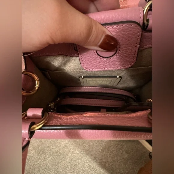 NWT COACH MINI PEPPER CROSSBODY - HEART PETAL PRINT (WITH COIN PURSE) - Picture 7 of 13